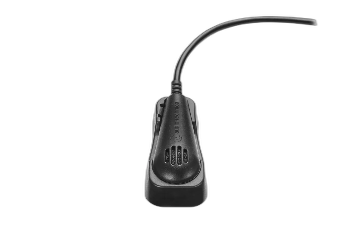 ATR4650-USB sendo usado como microfone de lapela, preso a uma camisa