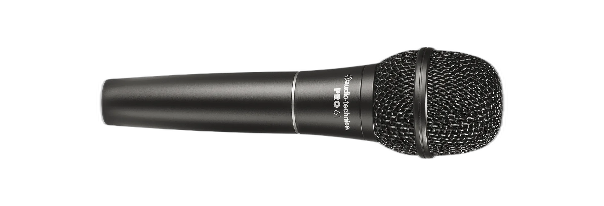Vocalista em uma performance intensa com o microfone PRO61