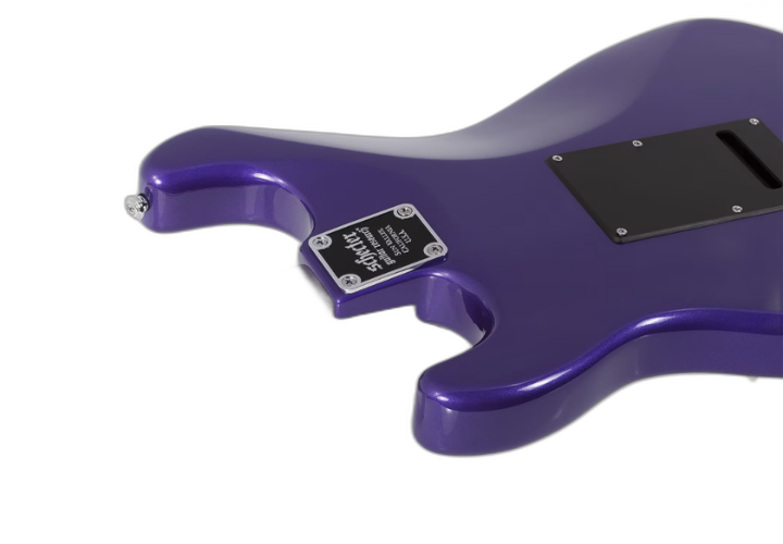 Captadores Subatomic HSS, Ponte Nouveau Tremolo e Inlays Metálicos